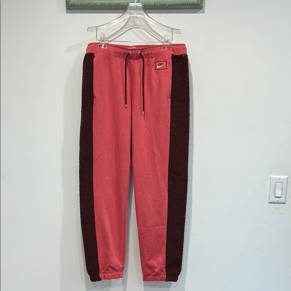 Nike Sportswear Jogger sweatpants pink maroon Sherpa Joggers pants large women’s - Picture 1 of 6